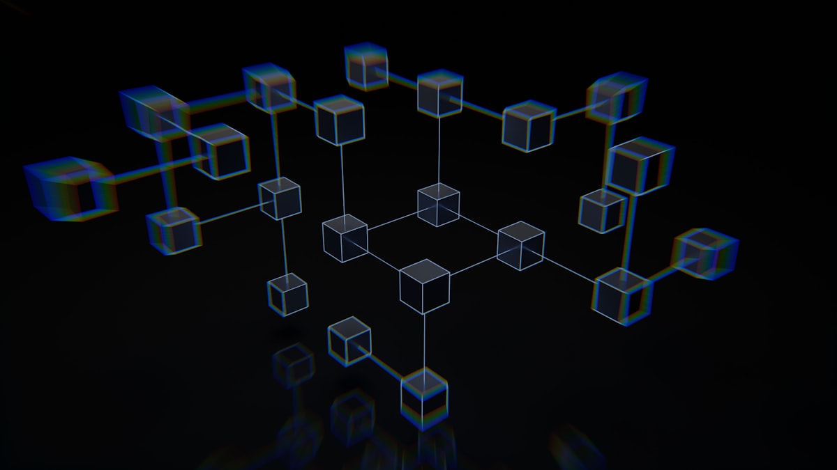 Azure Linux 4.0 compared to Ubuntu RHEL AlmaLinux on Azure VMs